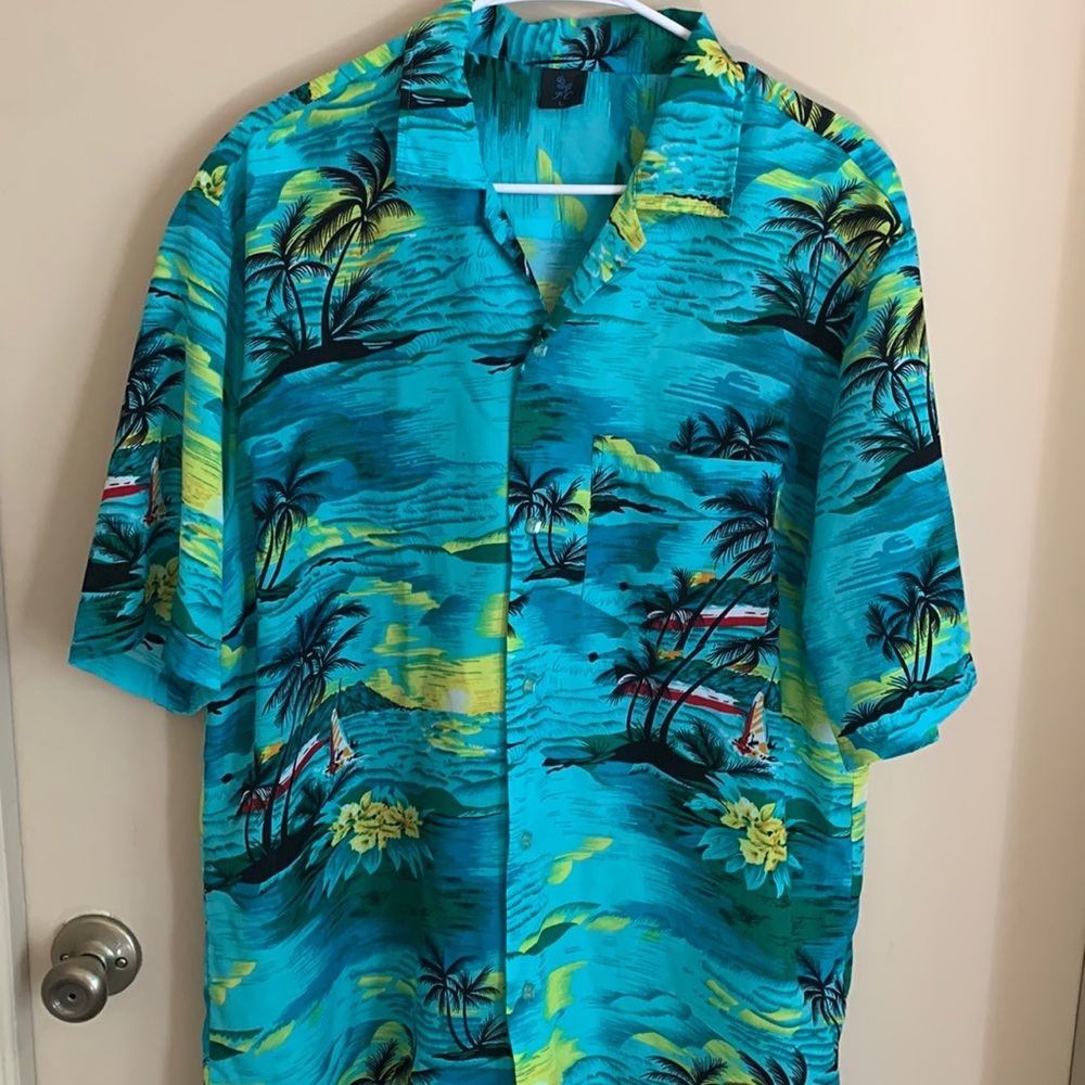 Mens size Large button down Beach Shirt